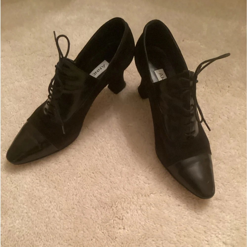 Anne Klein Tie Heel shoe 8 1/2 - Picture 1 of 4